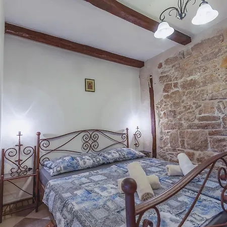 Vugec * Betina (Sibenik-Knin)
