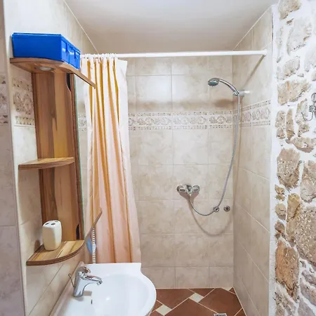 Vugec * Betina (Sibenik-Knin)