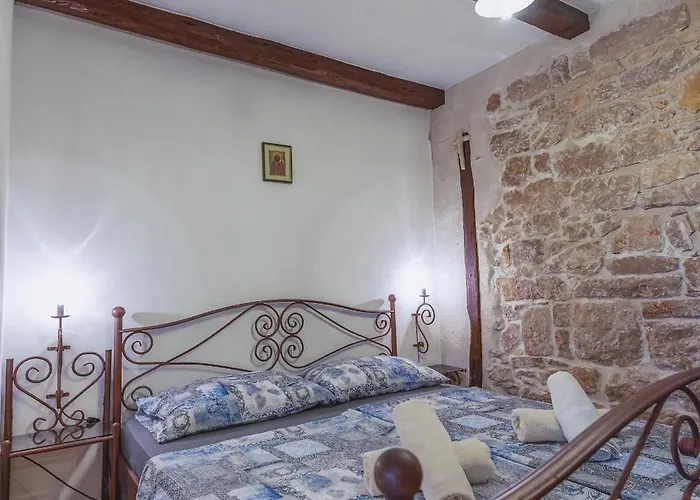 Vugec * Betina (Sibenik-Knin)